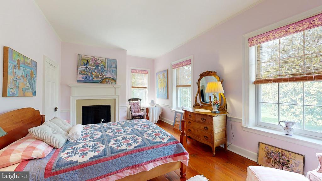 27295 SOUTHSIDE ISLAND CREEK ROAD