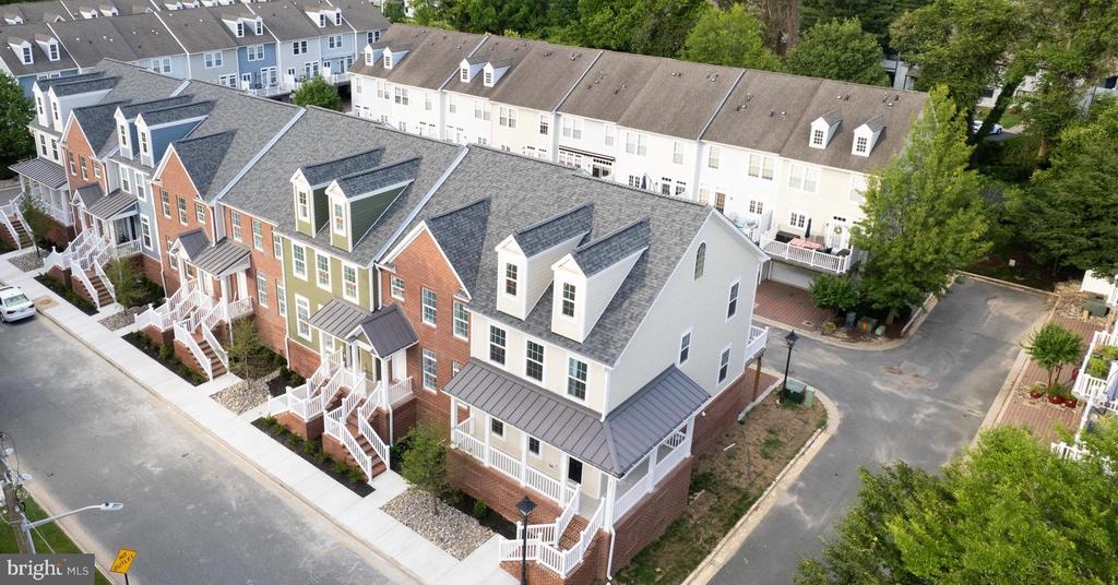 300 DIXON STREET Unit: 201