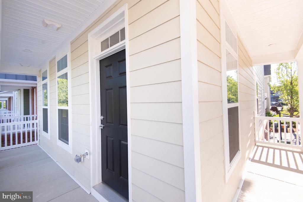 300 DIXON STREET Unit: 201