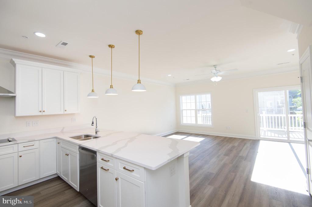 300 DIXON STREET Unit: 201