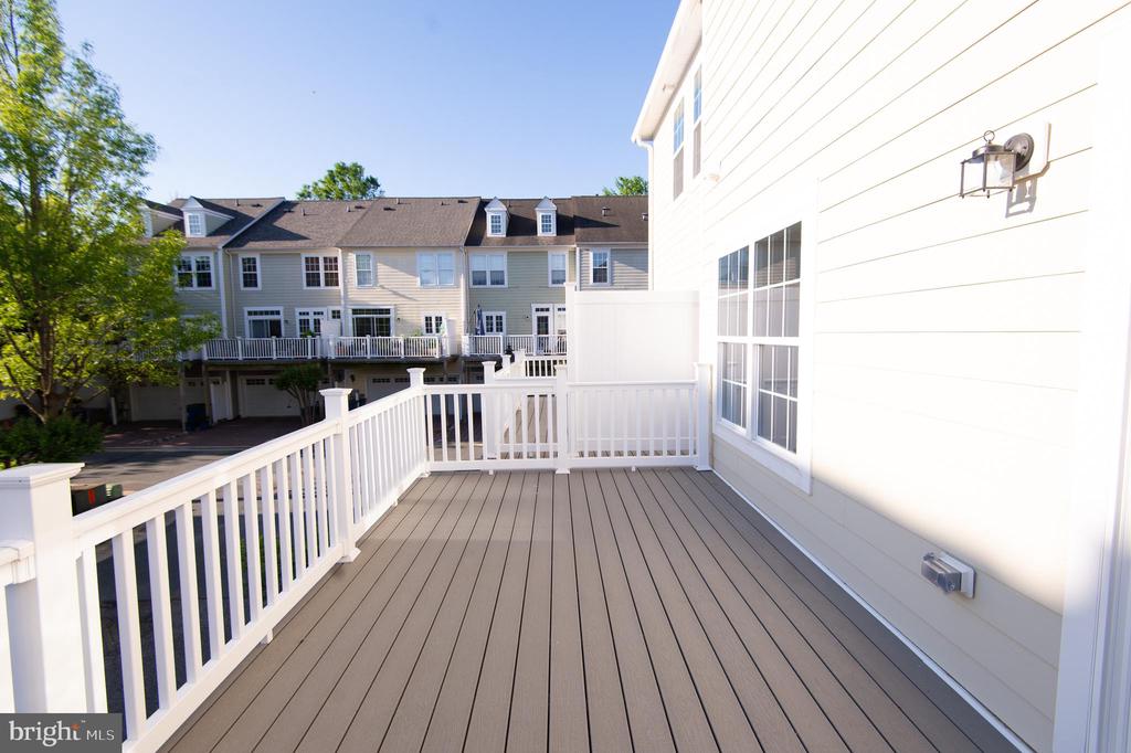 300 DIXON STREET Unit: 202