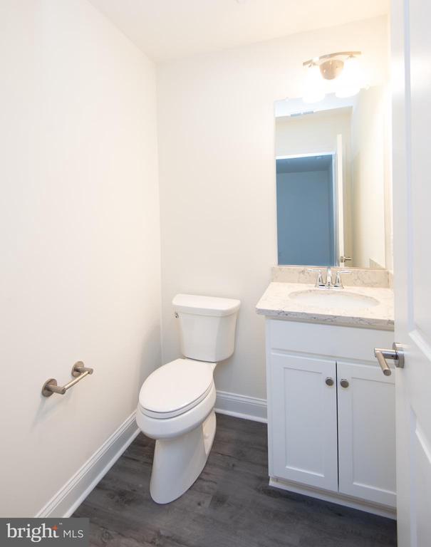 300 DIXON STREET Unit: 202