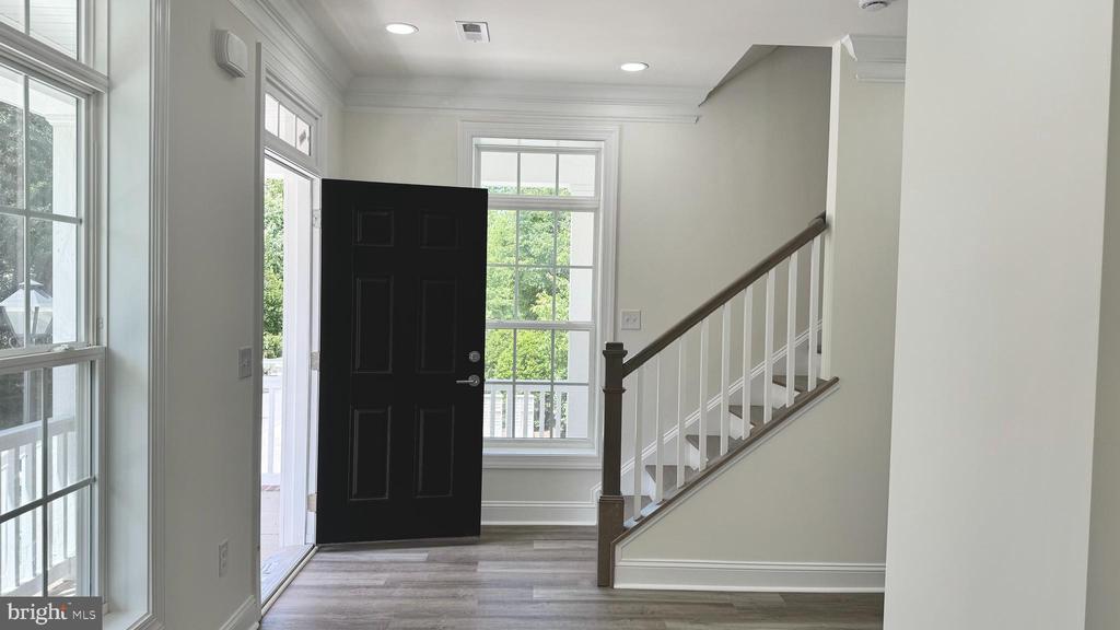 300 DIXON STREET Unit: 208