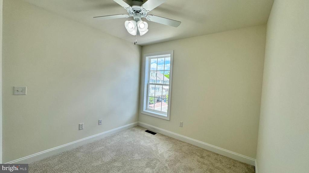 300 DIXON STREET Unit: 208