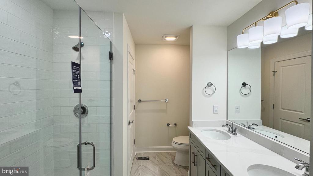 300 DIXON STREET Unit: 208