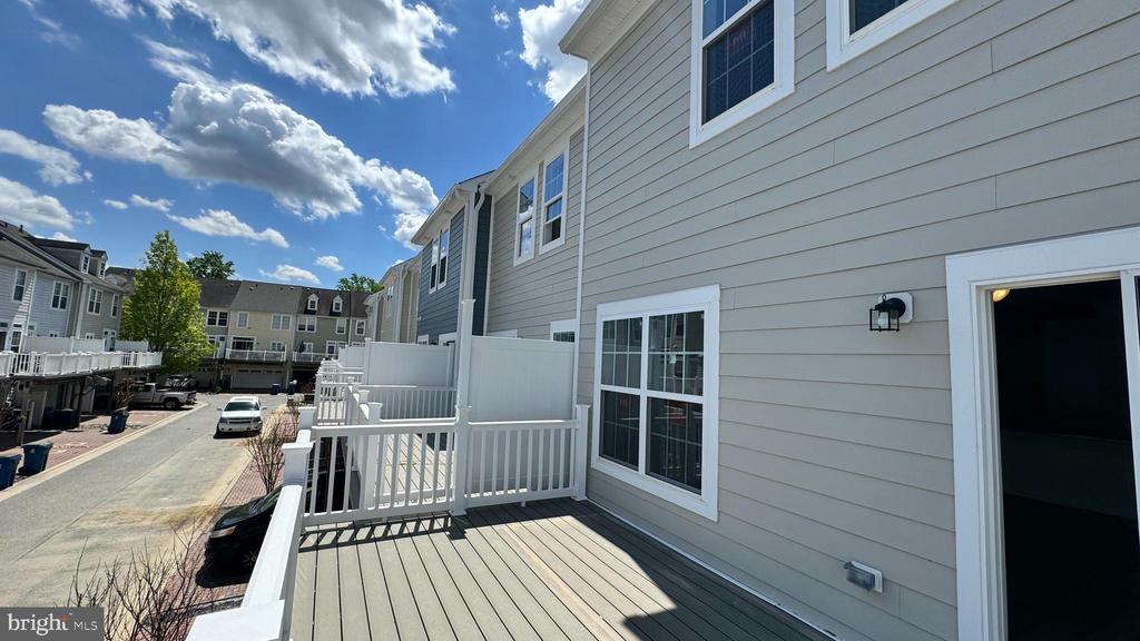 300 DIXON STREET Unit: 208