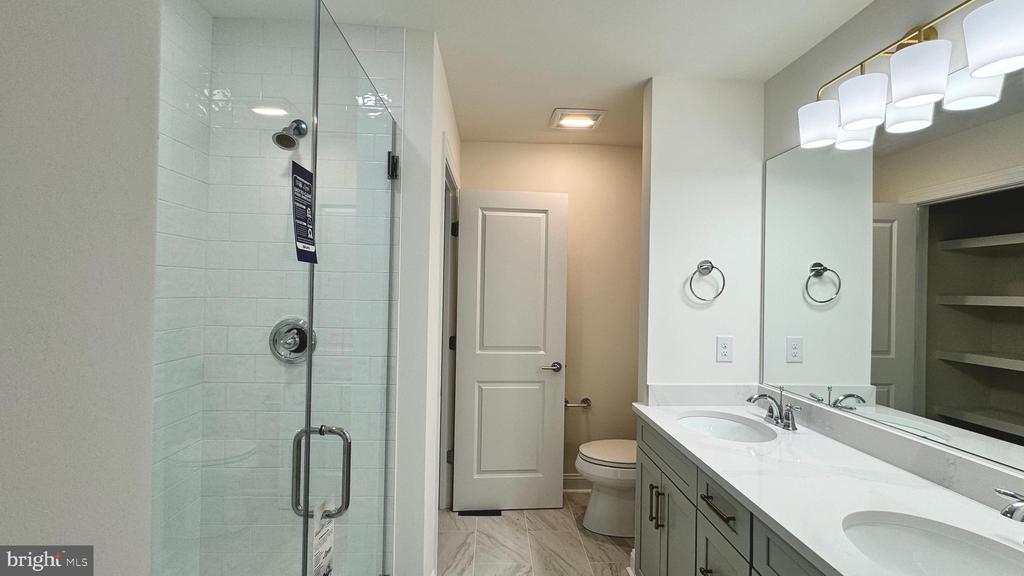 300 DIXON STREET Unit: 208