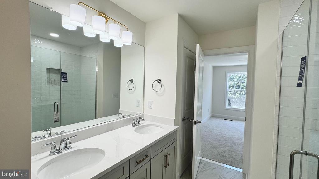 300 DIXON STREET Unit: 208