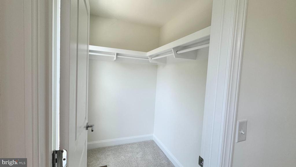 300 DIXON STREET Unit: 208