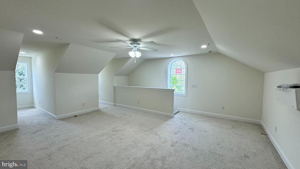 300 DIXON STREET Unit: 208