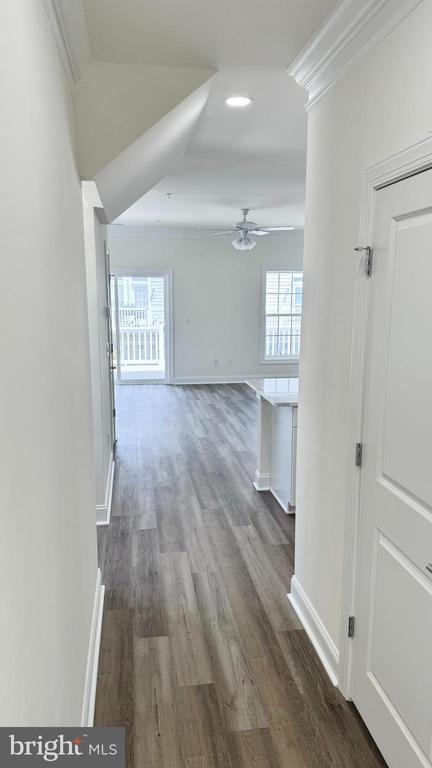 300 DIXON STREET Unit: 208