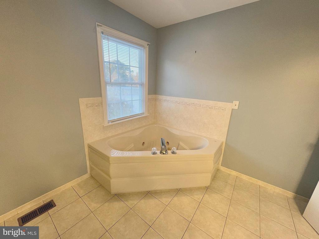 5528 MARLAN DRIVE