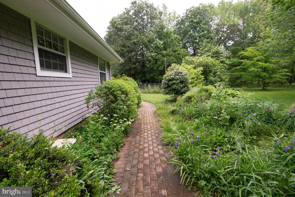 6456 FAIRWAY LANE