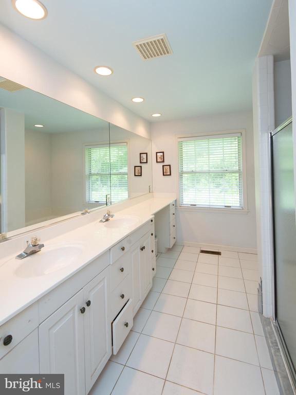 6456 FAIRWAY LANE