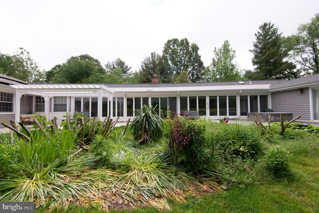 6456 FAIRWAY LANE