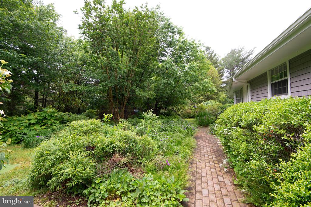 6456 FAIRWAY LANE