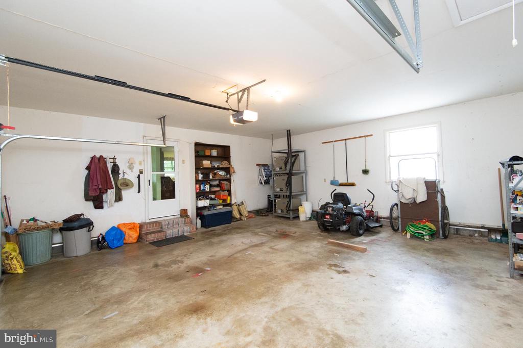 6456 FAIRWAY LANE