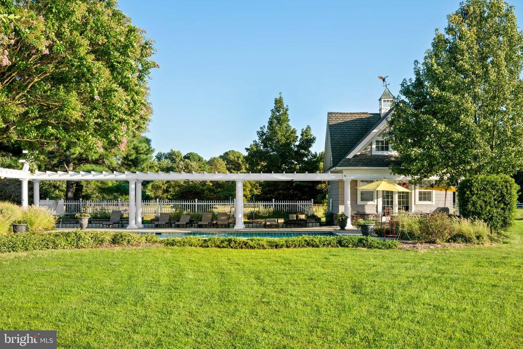 24390 DEEP NECK FARM LANE