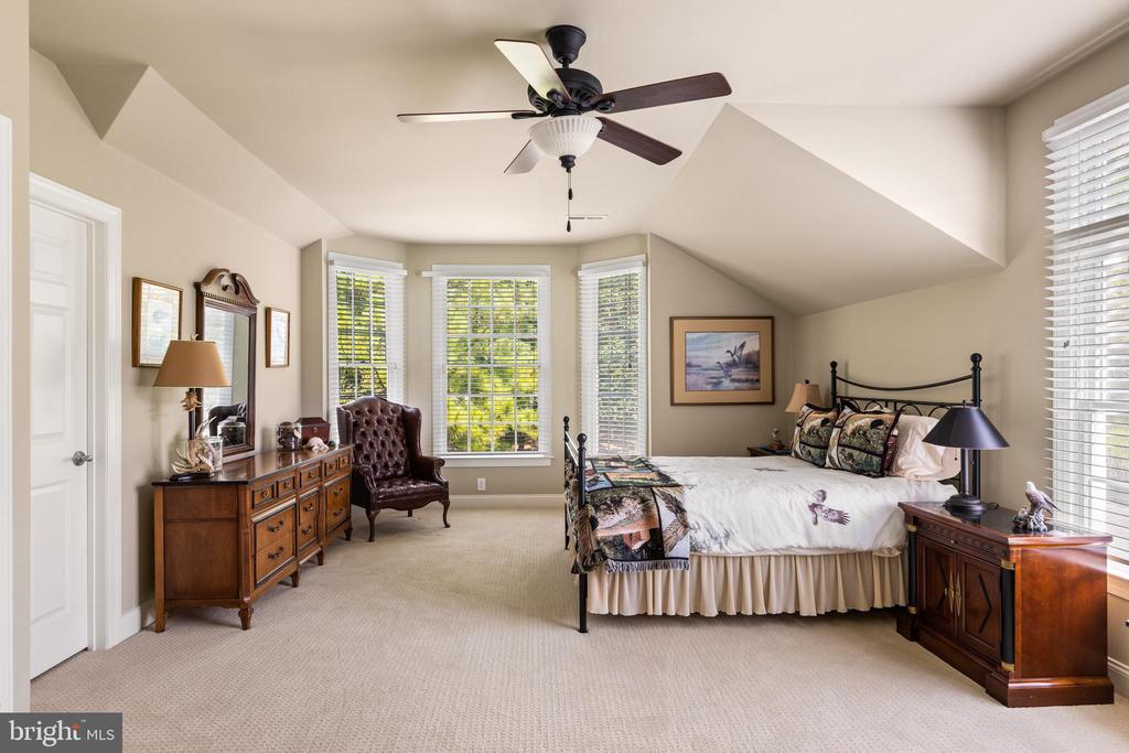 24390 DEEP NECK FARM LANE