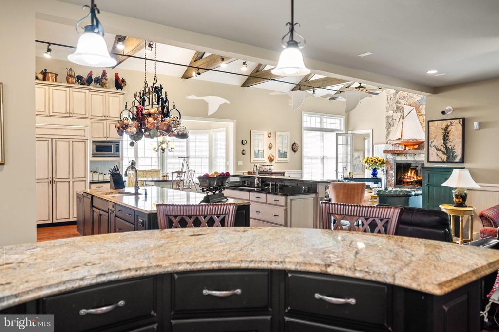 24390 DEEP NECK FARM LANE