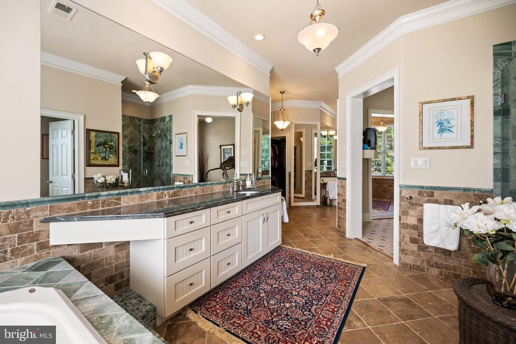 24390 DEEP NECK FARM LANE