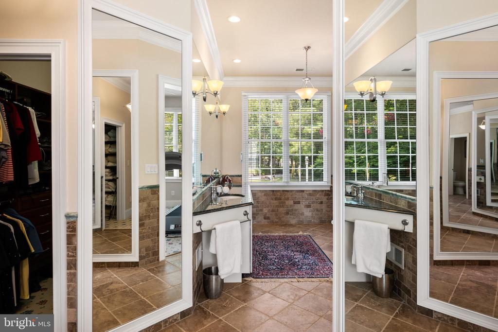 24390 DEEP NECK FARM LANE