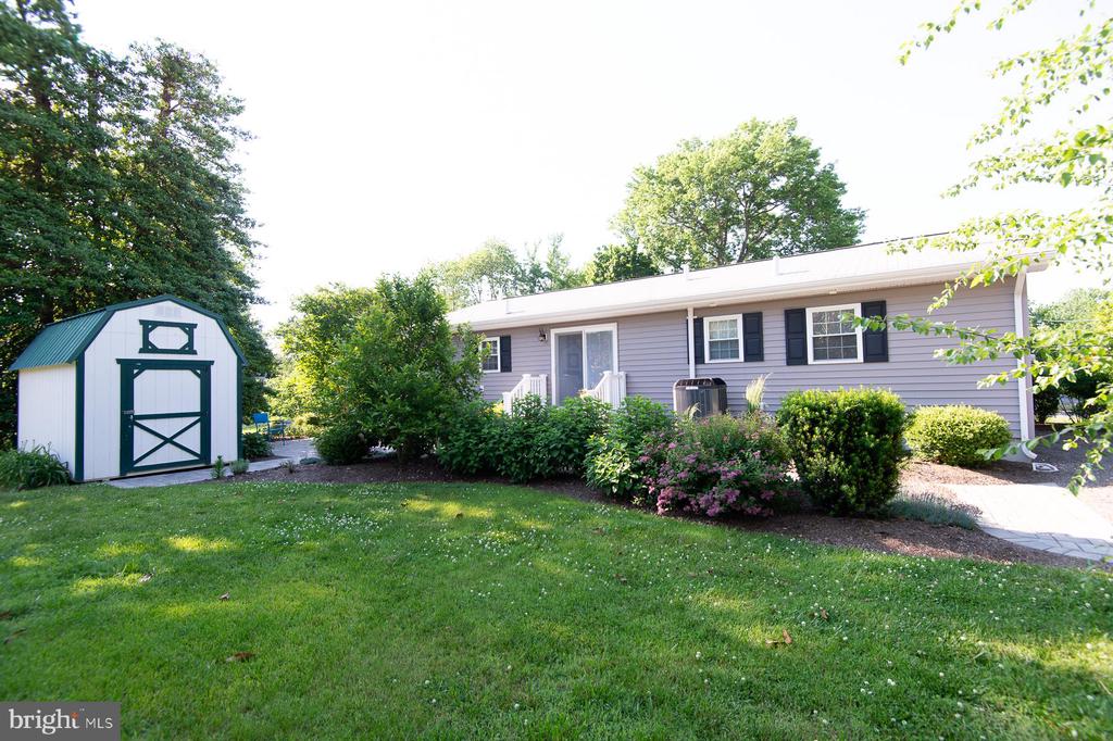 412 SALMON AVE