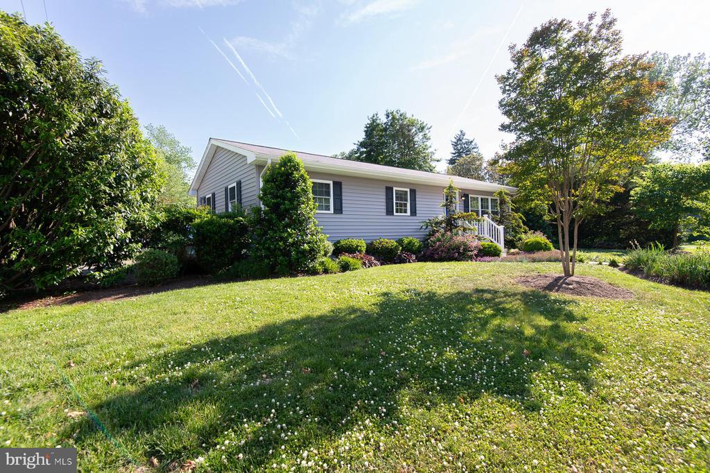 412 SALMON AVE