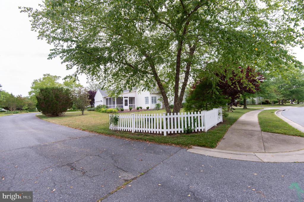 7449 KEVIN AVENUE