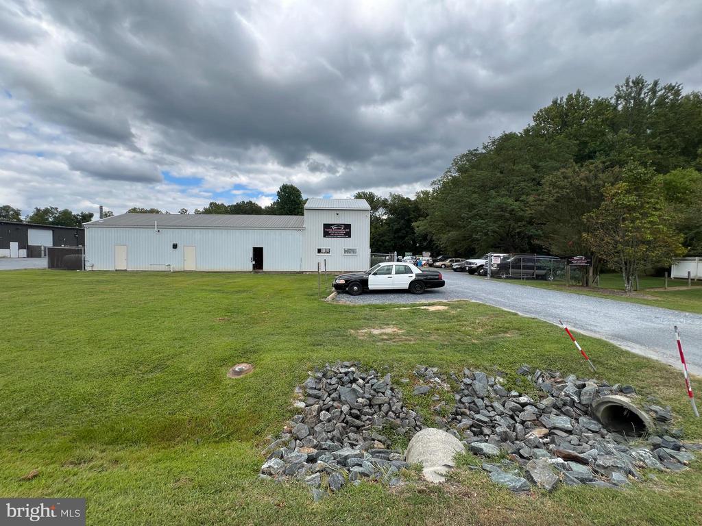 7923 INDUSTRIAL PARK ROAD