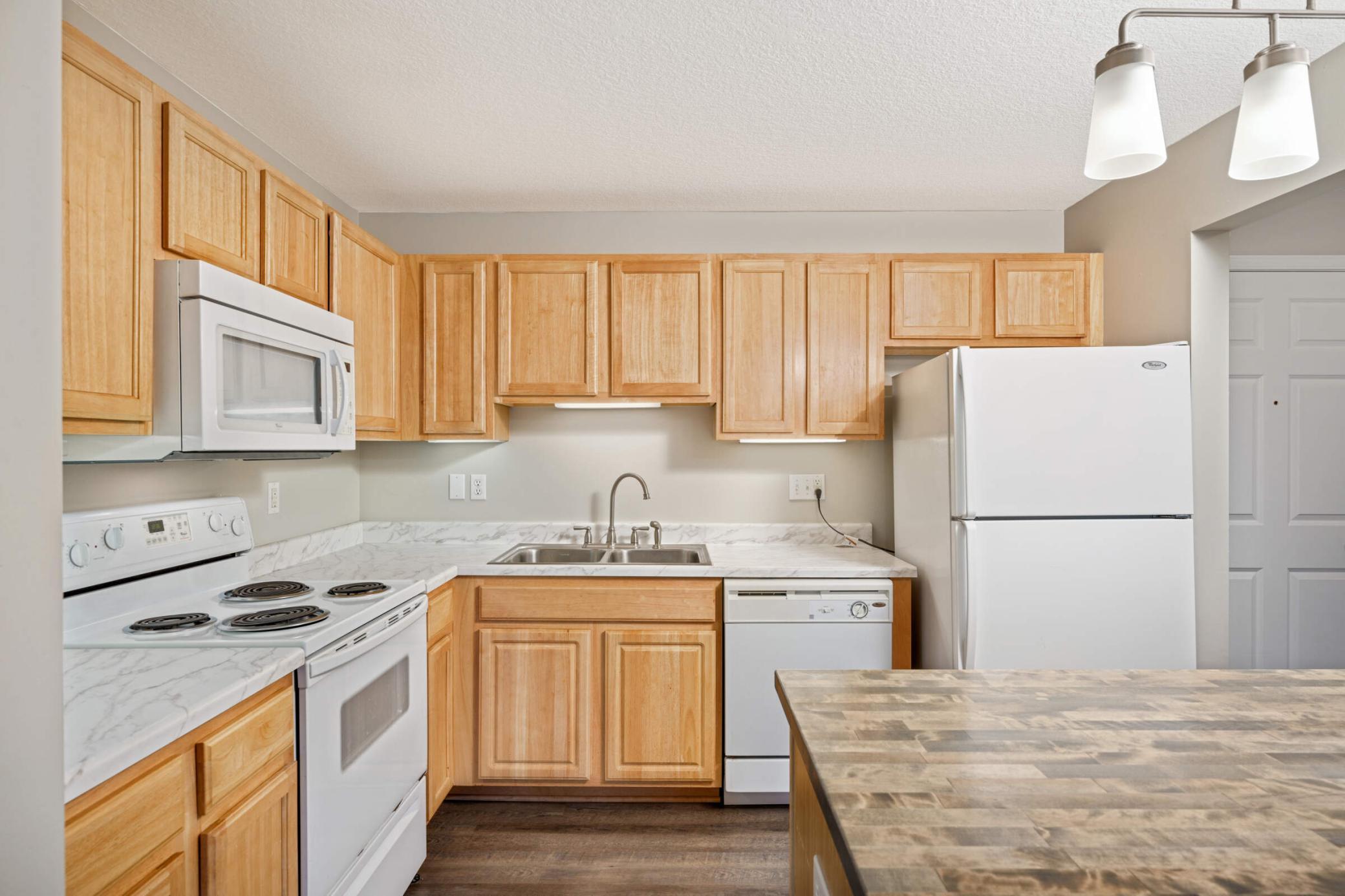 1350 Douglas Drive N Unit: 213