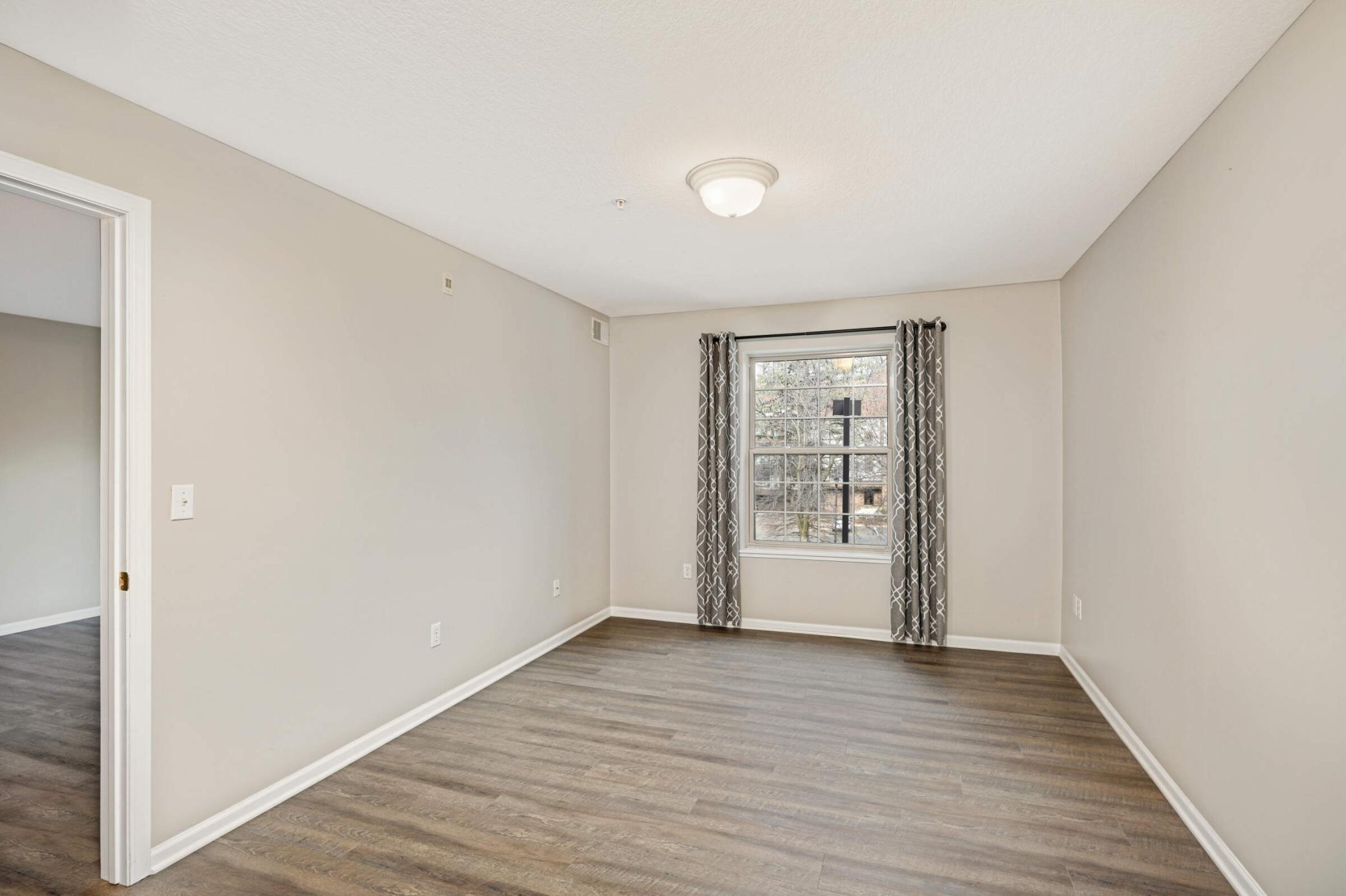 1350 Douglas Drive N Unit: 213