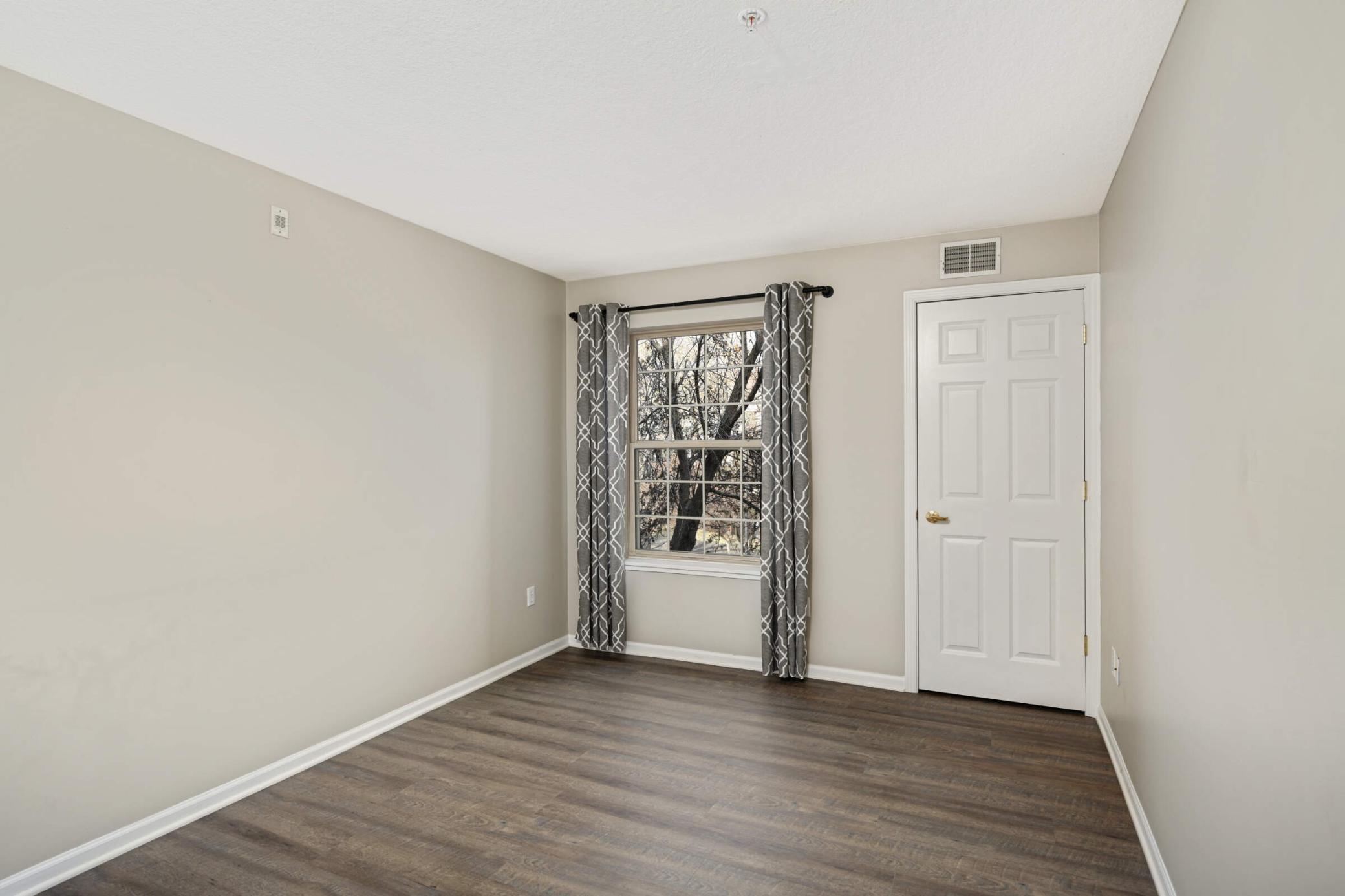 1350 Douglas Drive N Unit: 213