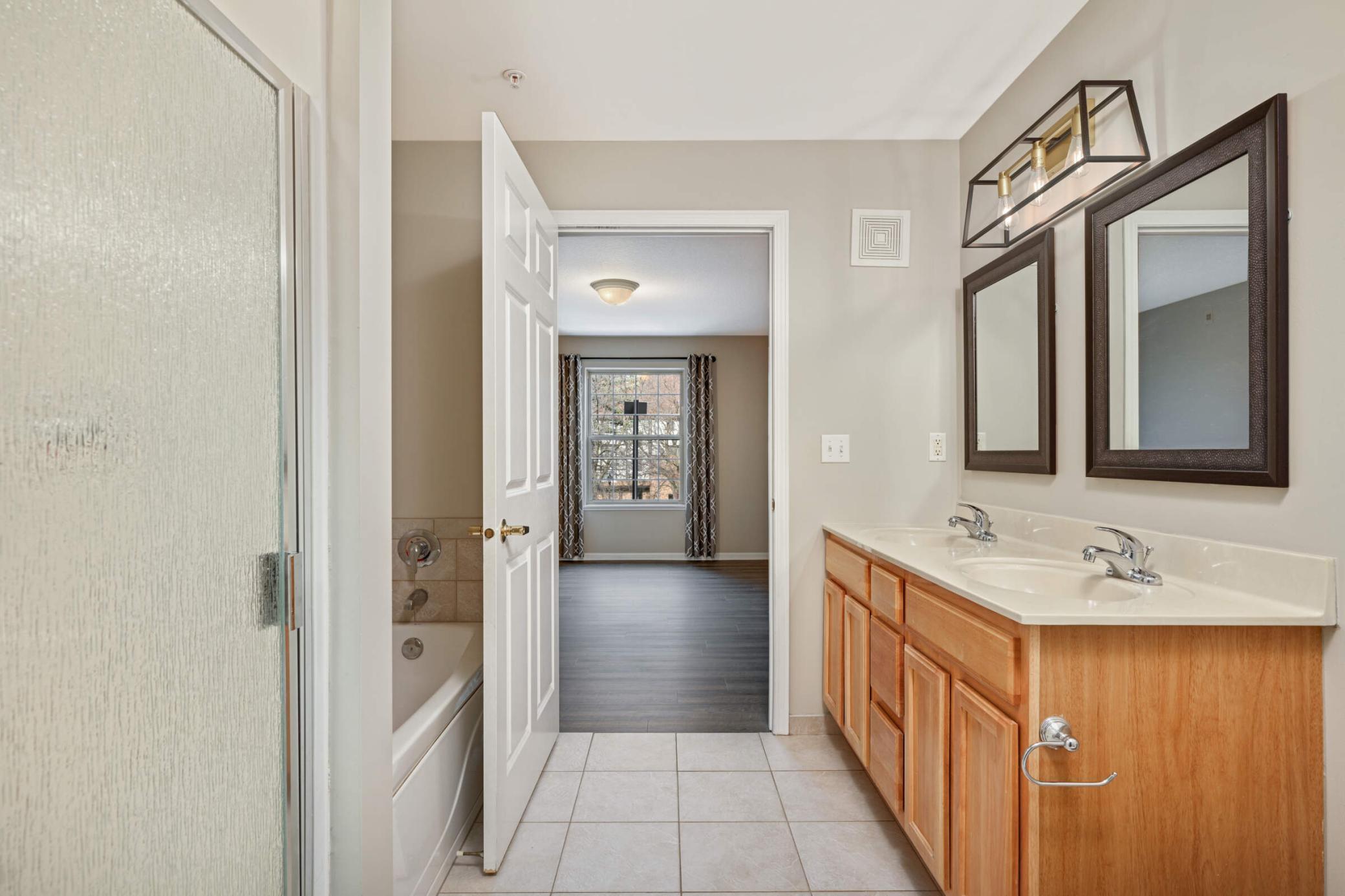 1350 Douglas Drive N Unit: 213