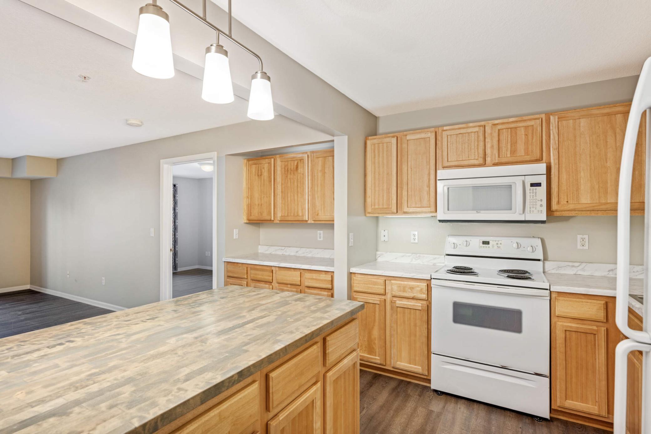 1350 Douglas Drive N Unit: 213
