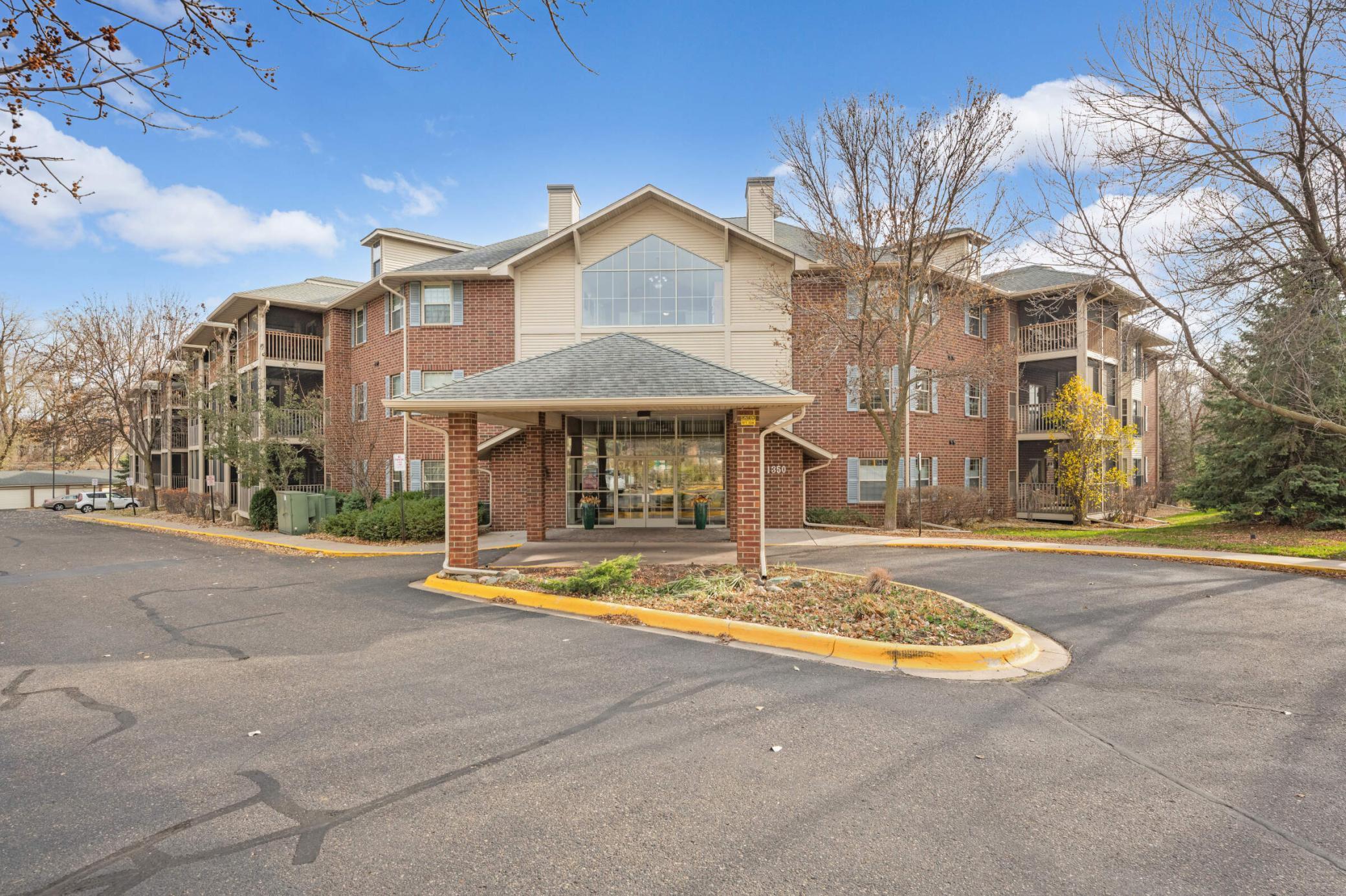 1350 Douglas Drive N Unit: 213
