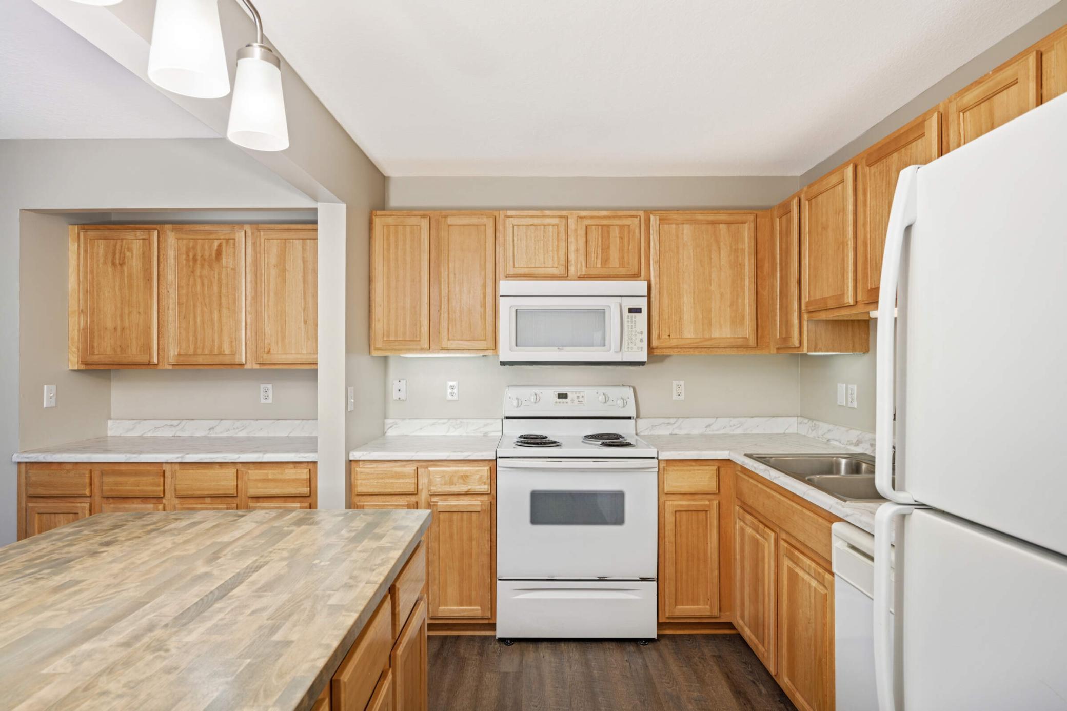 1350 Douglas Drive N Unit: 213