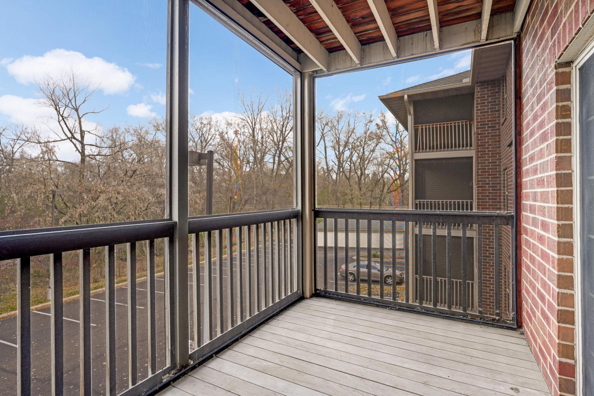 1350 Douglas Drive N Unit: 213