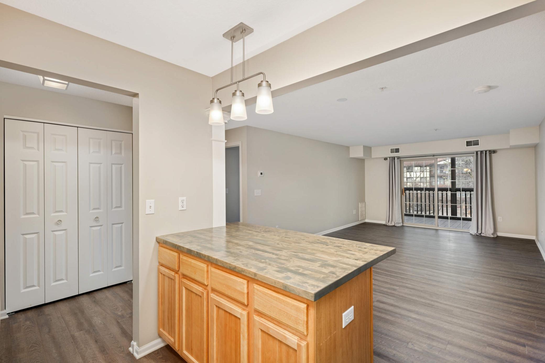 1350 Douglas Drive N Unit: 213