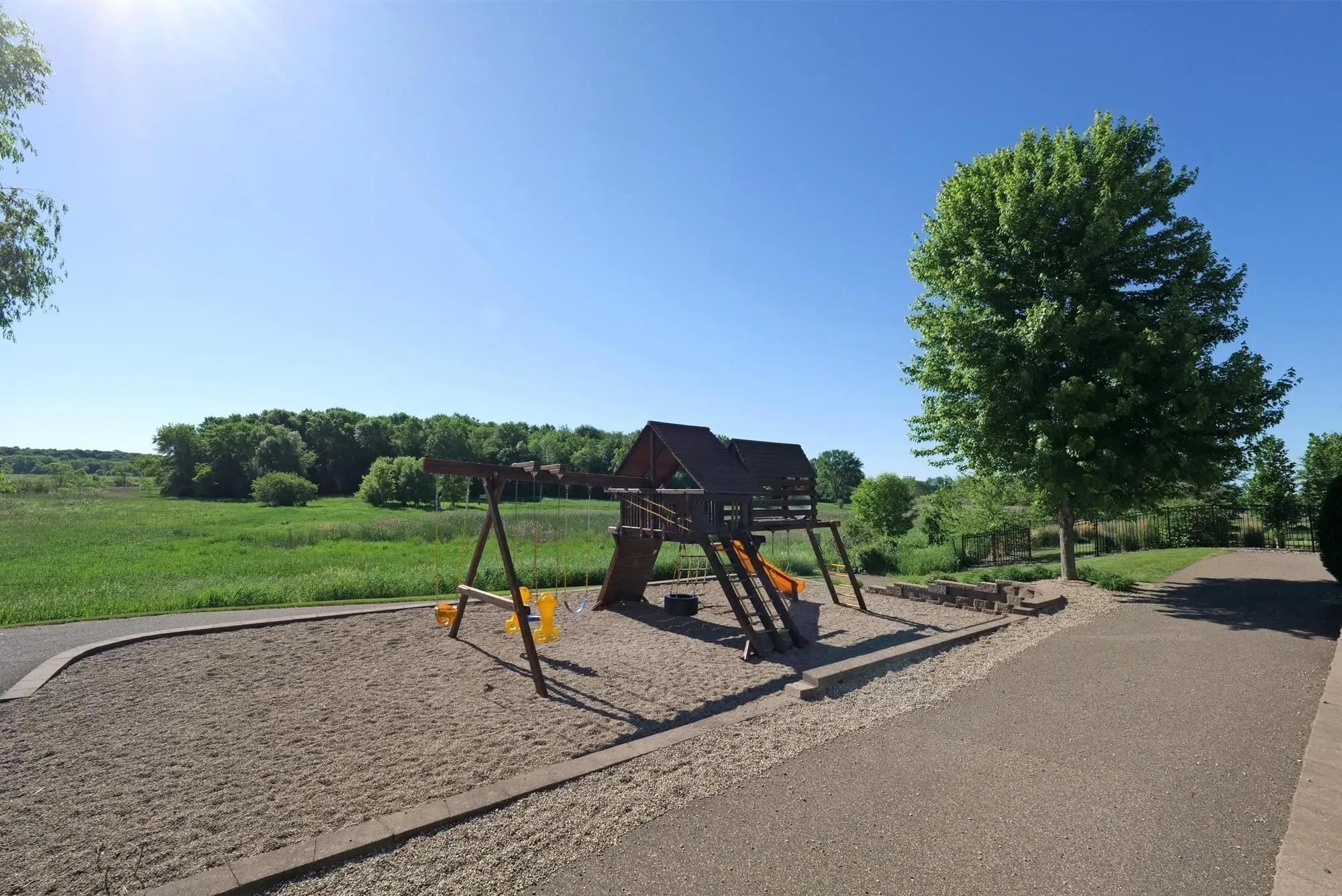 4472 Bluebell Trail S