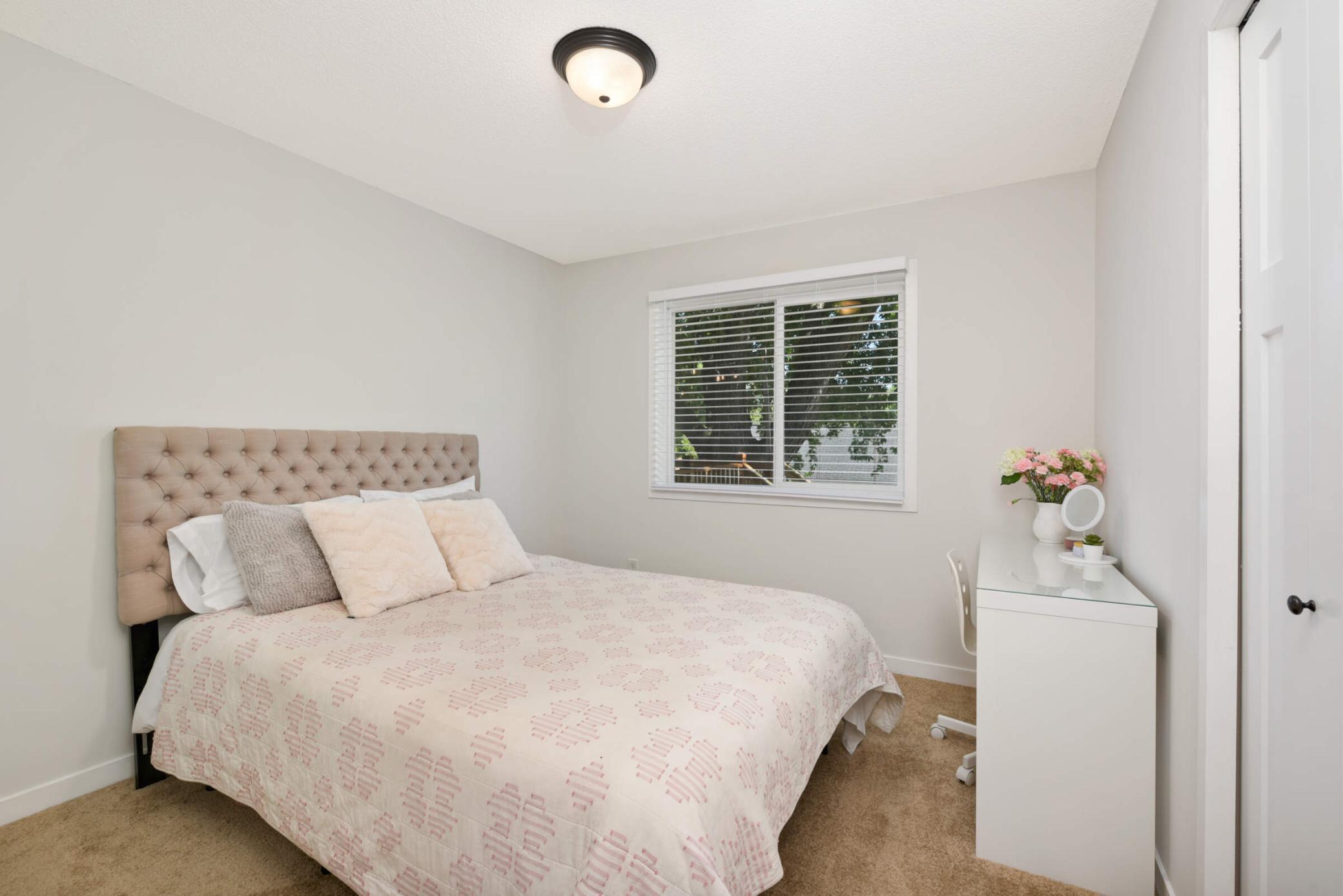 5548 Yates Avenue N