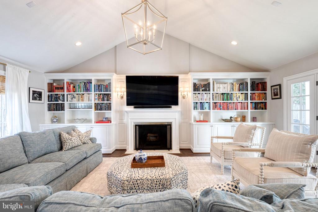1808 CIRCLE ROAD
