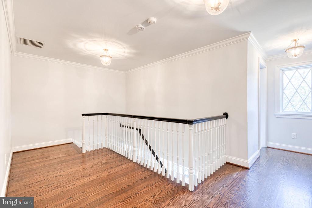 1808 CIRCLE ROAD