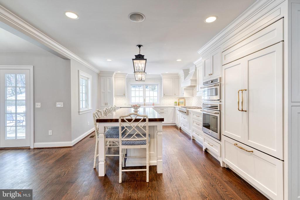1808 CIRCLE ROAD