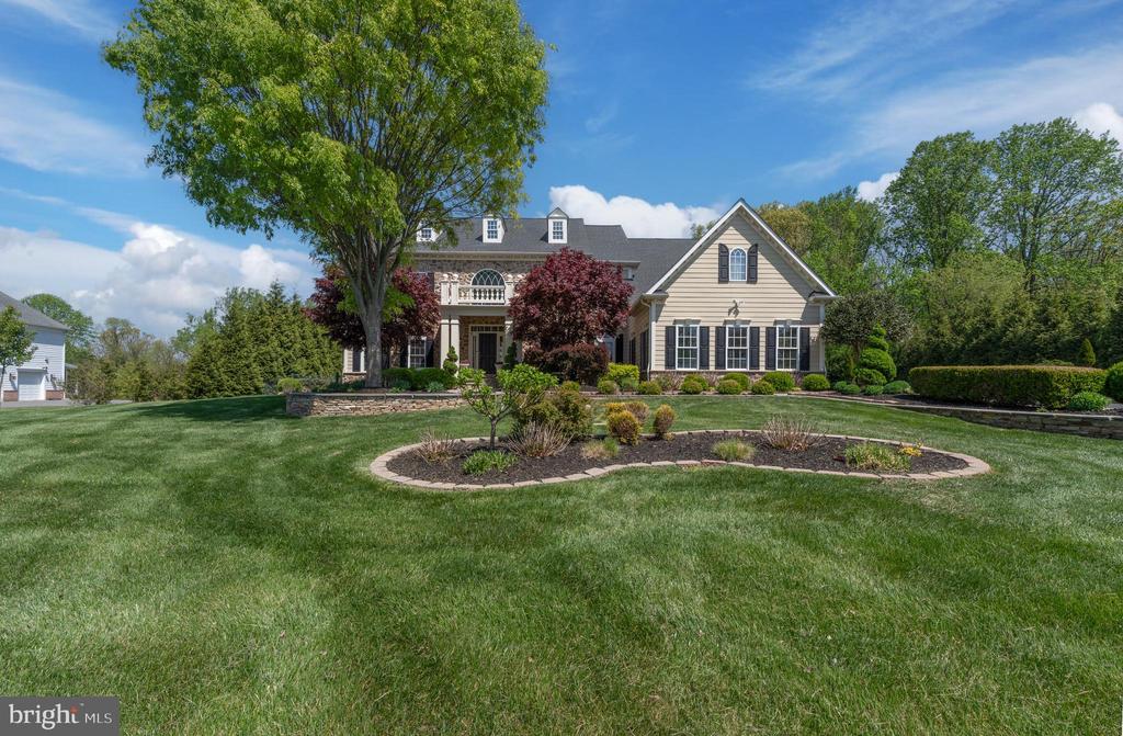 3927 BRIAR KNOLL CIRCLE