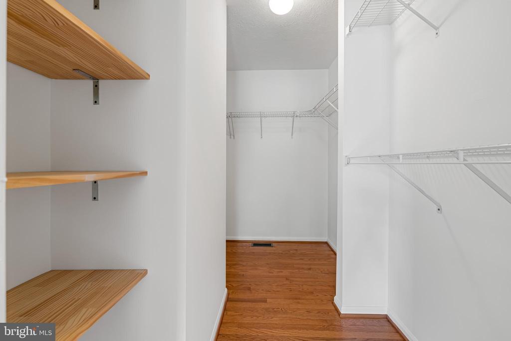 1210 MAPLE LEAF COURT