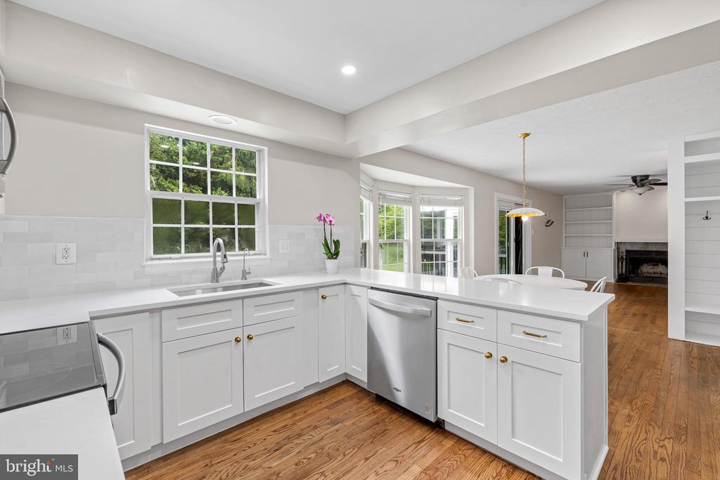 1210 MAPLE LEAF COURT
