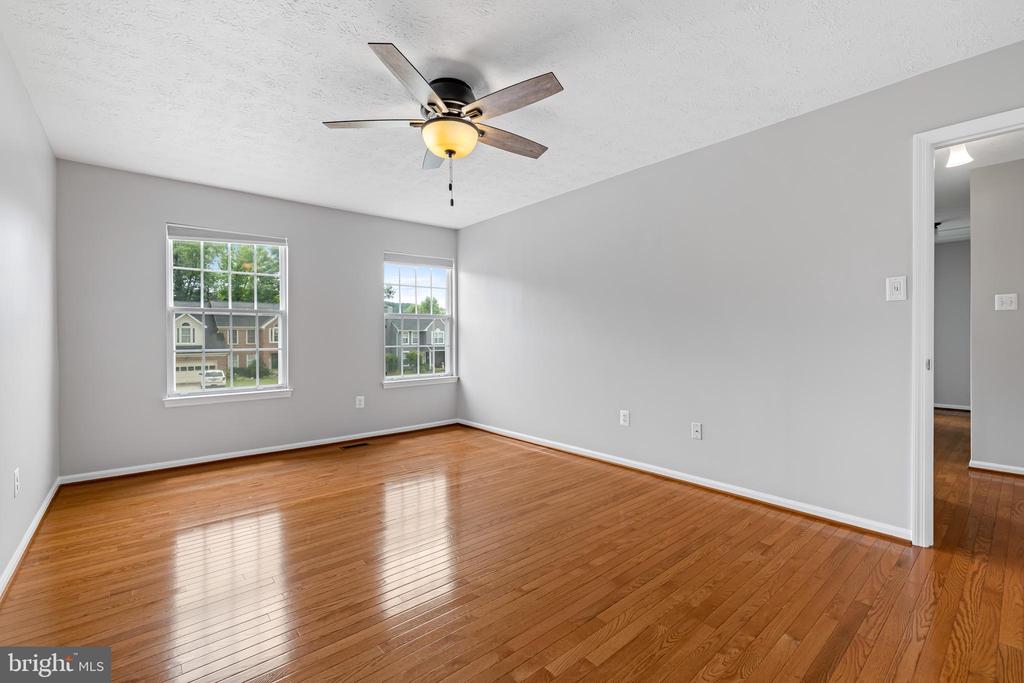 1210 MAPLE LEAF COURT