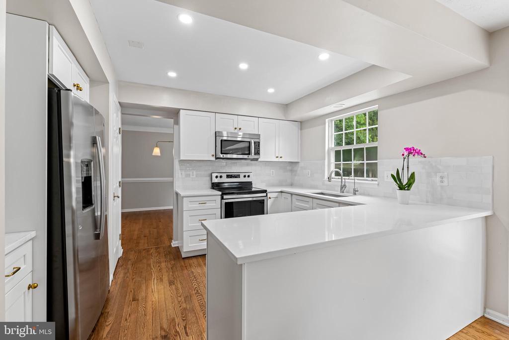 1210 MAPLE LEAF COURT