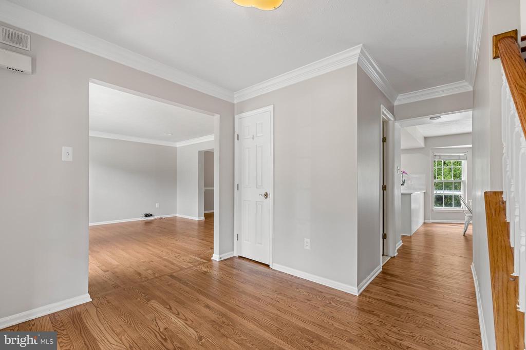 1210 MAPLE LEAF COURT